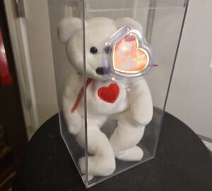 TY Valentino 1993 94 White Teddy Bear with Red Heart Rare W/ Errors Plastic Case